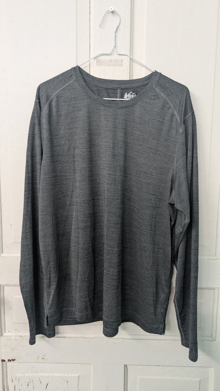 REI Co-op Tech Shirt Long Sleeve Mens XL Grey Great For layering